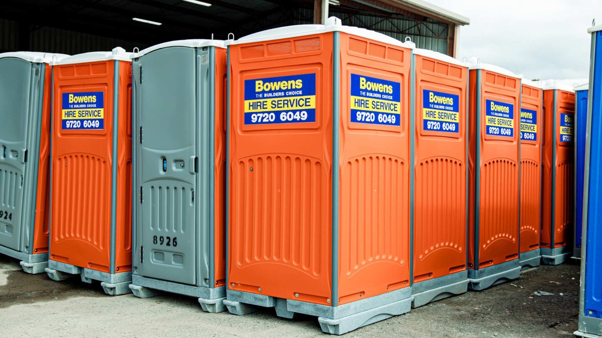 Bowens hire service offers cubicles.