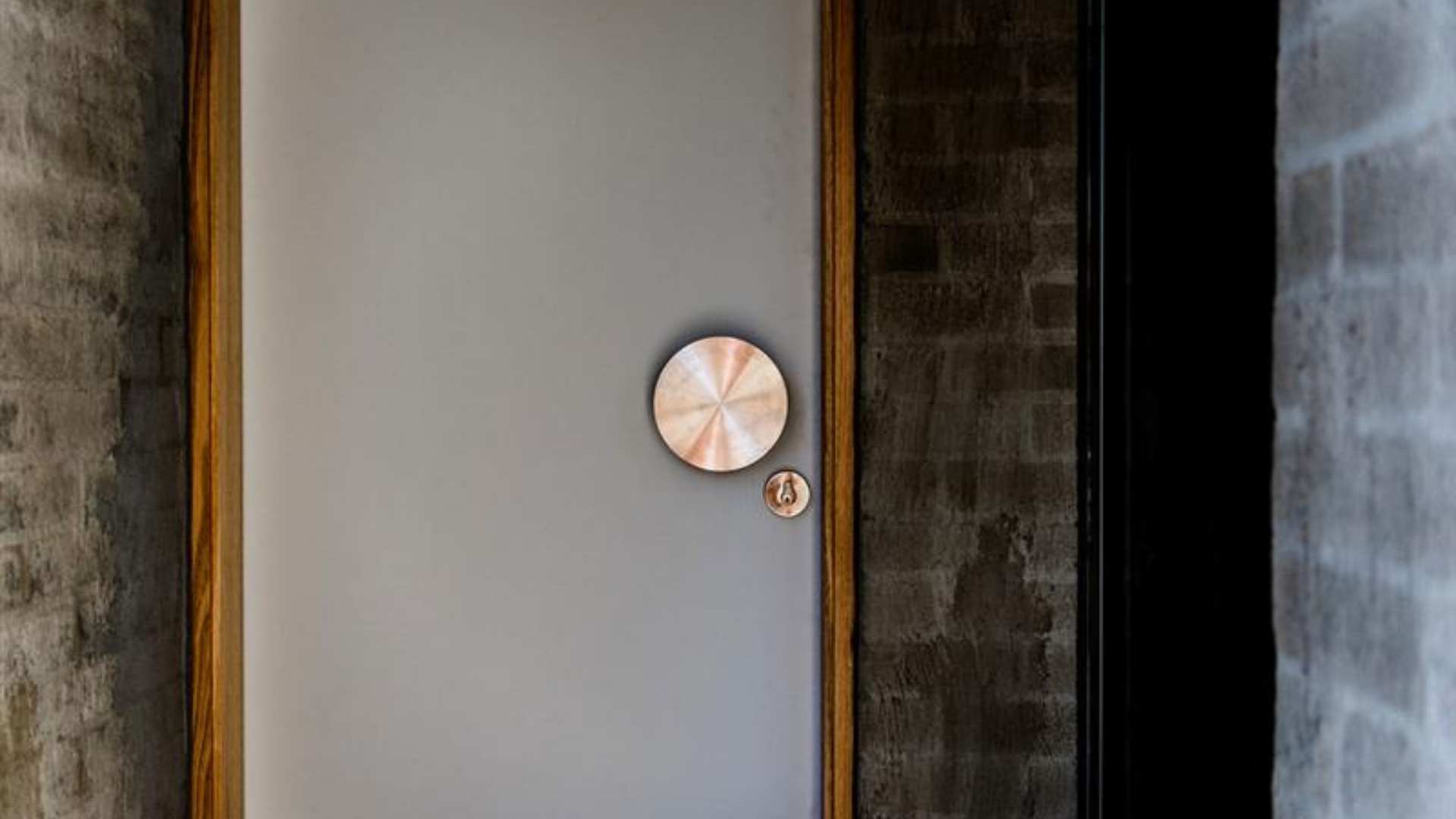 Traditional external door furniture on entrance door.